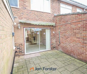2 Bedroom House - Semi-Detached - Photo 4