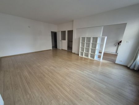 Location Appartement 3 pièces 68m² LILLE 59000 - Photo 3