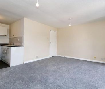 Charminster Court, Surbiton - 1 bedroomProperty for lettings - Seym... - Photo 4