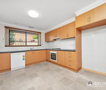 Beautiful Family Home with Space and comfort - Photo 3