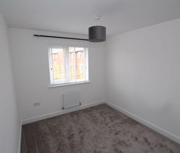 3 bedroom semi-detached house to rent - Photo 4