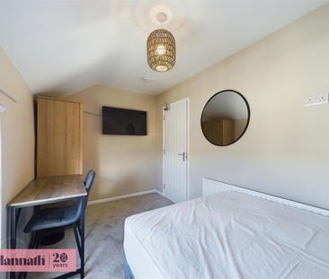 Room 5, 13 Harford Street, Portadown, Craigavon, BT62 3AA - Photo 1