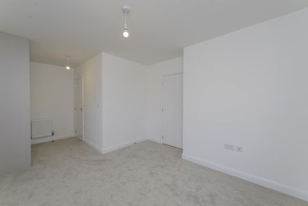 3 bedroom semi-detached house to rent - Photo 3