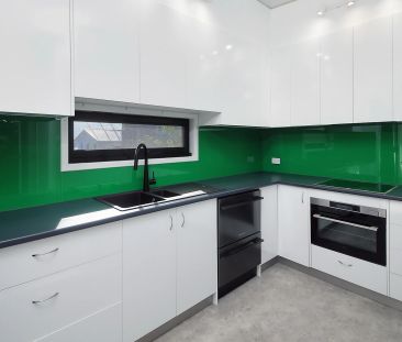 LOCATION IS KEY! - STUDIO - ONE BEDROOM STUNNER IN BALMORAL - Photo 3