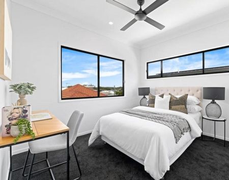 Modern 3-Bedroom Residence in a Prime Location - Photo 5