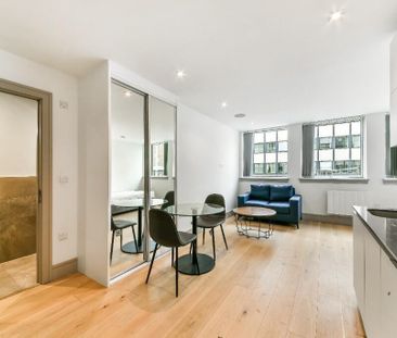Studio to rent - Photo 1