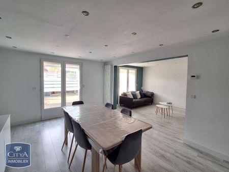 Location Maison 5 pièces 104m² ALLENNES LES MARAIS 59251 - Photo 3