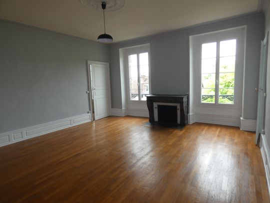 Location Appartement 3 pièces 117m² JOIGNY 89300 - Photo 1