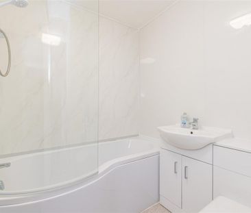 1 bed Apartment To Let - Photo 5
