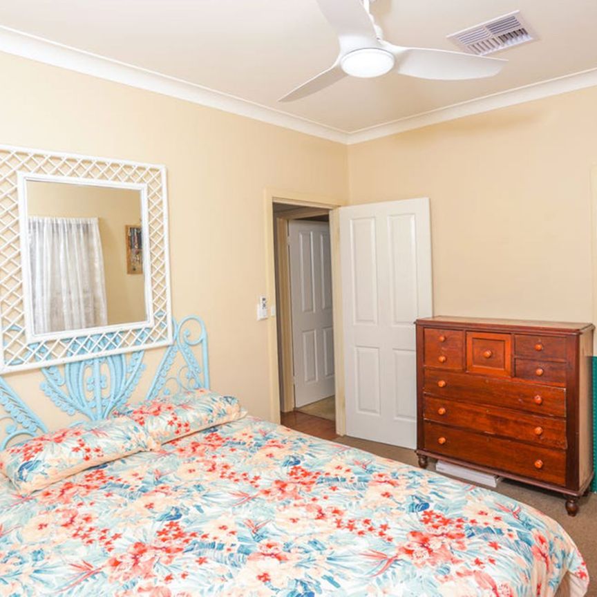 Comfort, Convenience & Classic Charm in North Albury - Photo 1