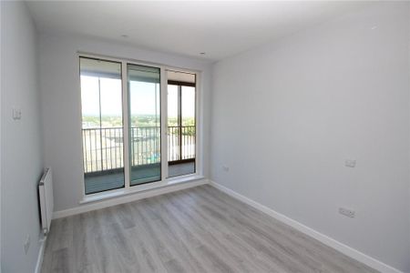 3 bedroom apartment to rent - Photo 4