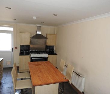 5 bedroom house to rent - Photo 1