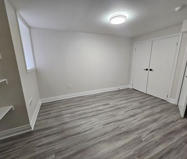 For Lease - 17 Dragonfly Crescent, Toronto, Ontario - Photo 2