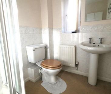 2 bedroom semi-detached house to rent - Photo 3