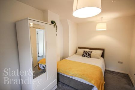 2 bedroom semi-detached house to rent - Photo 4