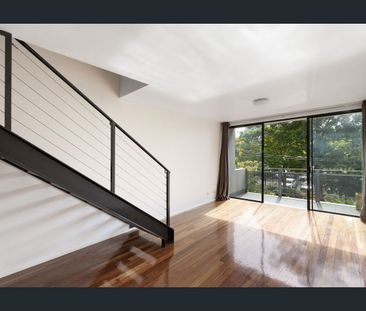 Peaceful one-bedroom loft-style apartment - Photo 4