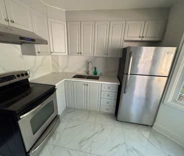 For Lease - 137 Jansen Avenue, Kitchener, Ontario - Photo 4