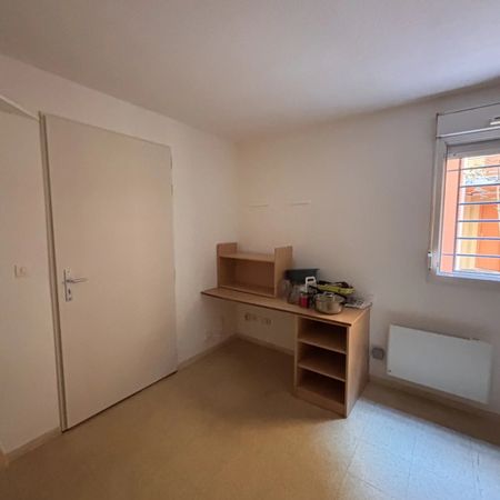 Location Appartement 1 pièce 18m² NIMES 30000 - Photo 4