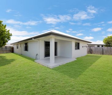 Spacious 4-Bedroom Home with Modern Comforts - Photo 3