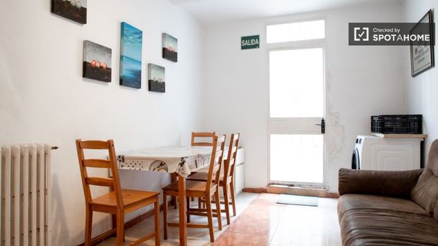 madrid, Community of Madrid 28028 - Photo 1