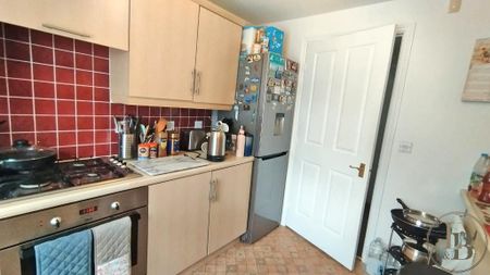 2 bedroom flat to rent - Photo 4