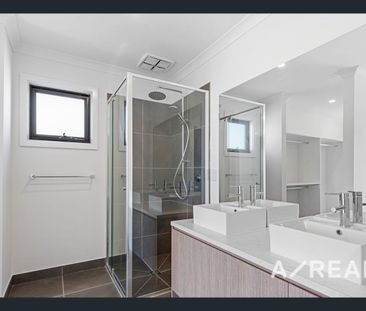 Charming 3-Bedroom Low-Maintenance Family Home in Wyndham Vale - Photo 5