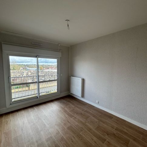 Location Appartement 5 pièces 104 m² La Châtre - Photo 1