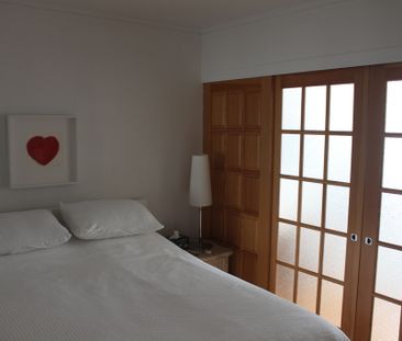Apt. 3 1/2, Meublé Et Rénové - Photo 2