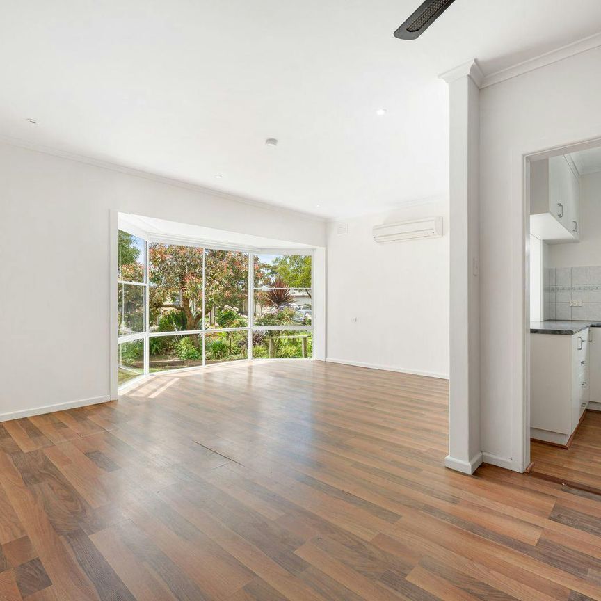 Solid 4-Bedroom Mount Gambier stone home. - Photo 1