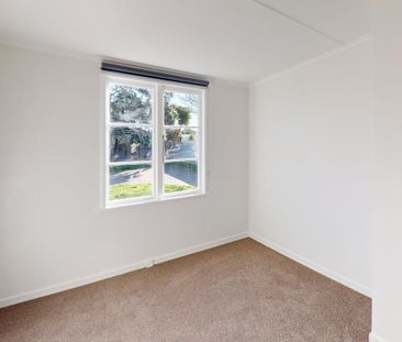 Spacious Living Space for Rent! - Photo 1