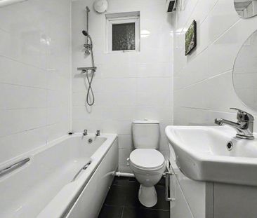 3 bedroom terraced house to rent - Photo 6