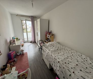 Location Appartement 3 pièces 70m² - Photo 3