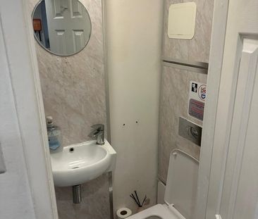 Studio Flat, Cross Green Lane, LS9 - Photo 6