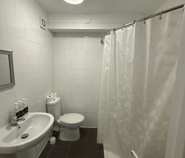 Room 207, SimplyStay Lincoln Road, Skegness, Lincolnshire, PE25 2EA - Photo 4