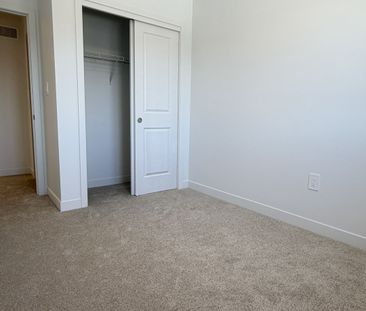 For Lease - 8 Red Oak Common, Cambridge, Ontario - Photo 4