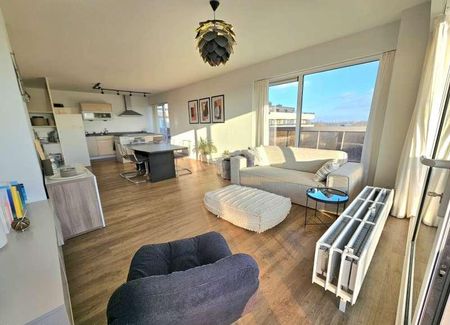 Knap gerenoveerd 2 slpk appartement met garagebox en terras met prachtig uitzicht - Photo 3