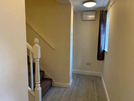 2 bedroom cottage to rent - Photo 2