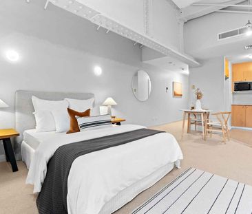 Tightly Held City Side Retreat in Resort Style Finger Wharf - Photo 4