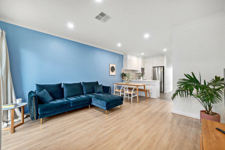 Stunning Tri Level Townhouse - Photo 3