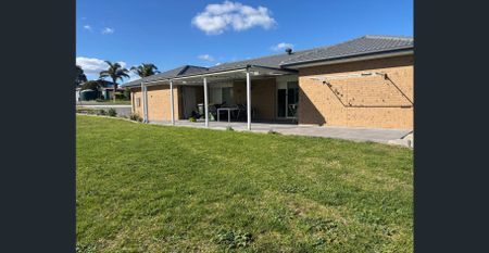 4 Bed family home - Photo 5