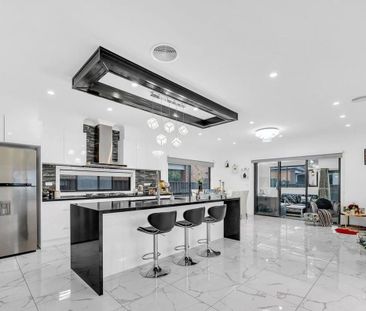 Modern Upgraded Double Storey Family Home! - Photo 5