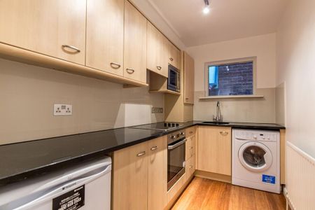 1 bedroom ground floor flat to rent - Photo 4