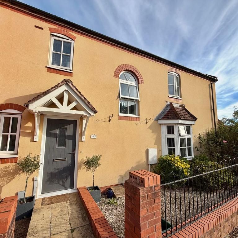 3 bedroom terraced house to rent - Photo 1
