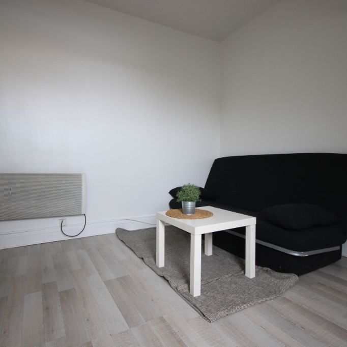 Location Appartement 1 pièce 12m² - Photo 1