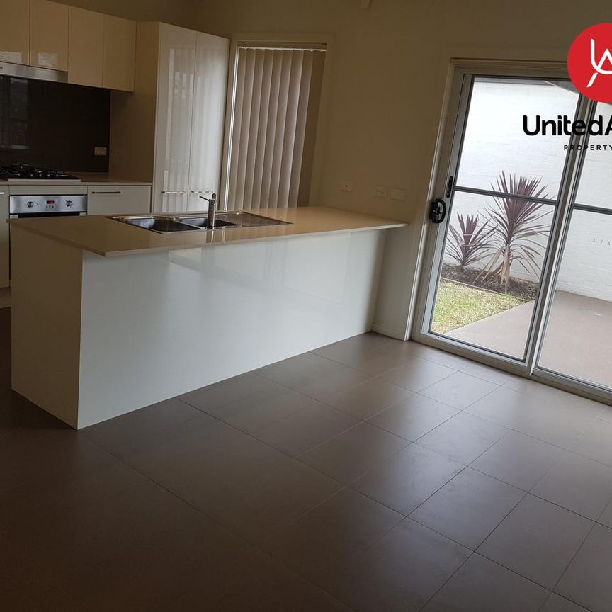 Beautifully Presented Home Offering Space, Style & Location! - Photo 1