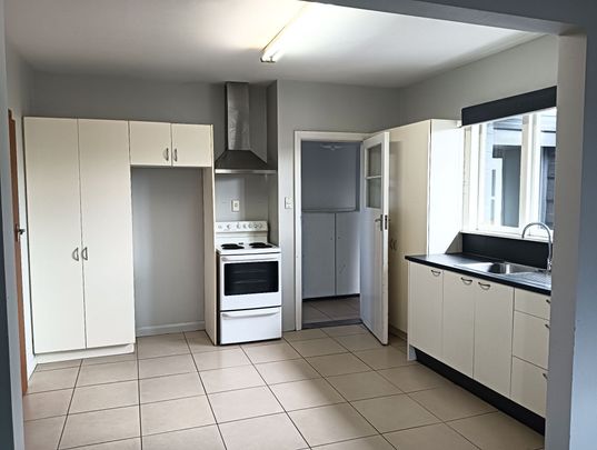 Neat & Tidy Three Bedroom Home - Photo 1