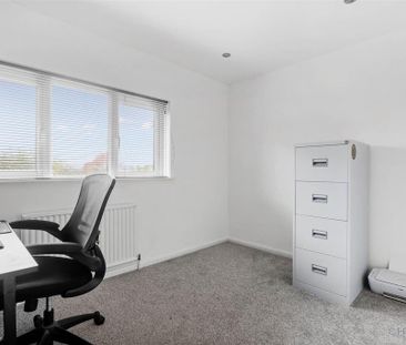 4 bedroom detached house to rent - Photo 6