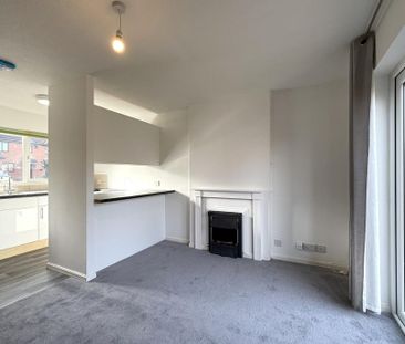 2 bedroom semi-detached house to rent - Photo 2