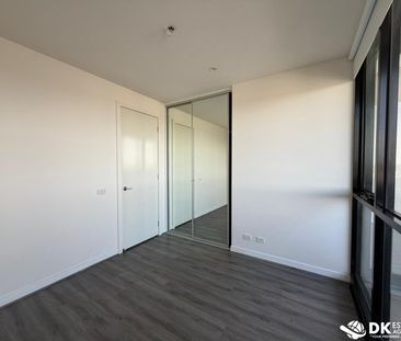 CONVENIENT LIVING IN THE HEART OF SUNSHINE - Photo 6