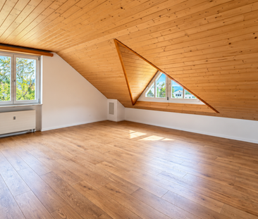 Grosszügige 4.5-Zimmer-Dachwohnung mit Cheminée & 2 Balkonen - Photo 6